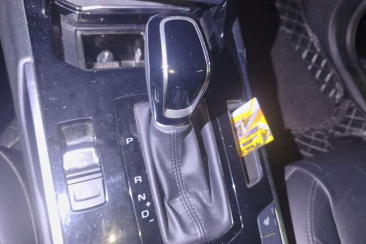 Used Wey VV7 2017 2.0T Flagship Model Gear Lever