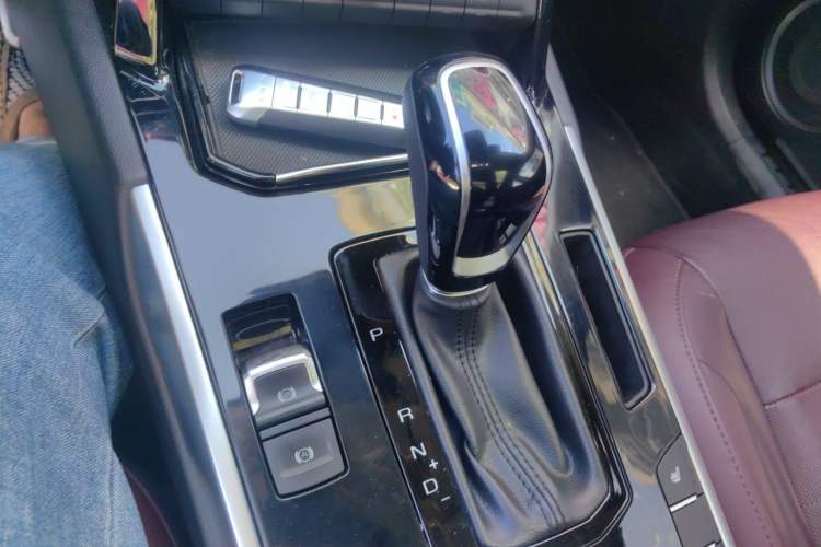 Used Wey VV7 2017 2.0T Flagship Model Gear Lever