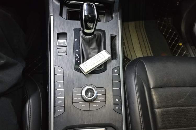 Used Wey VV7 2017 2.0T Luxury Model Gear Lever