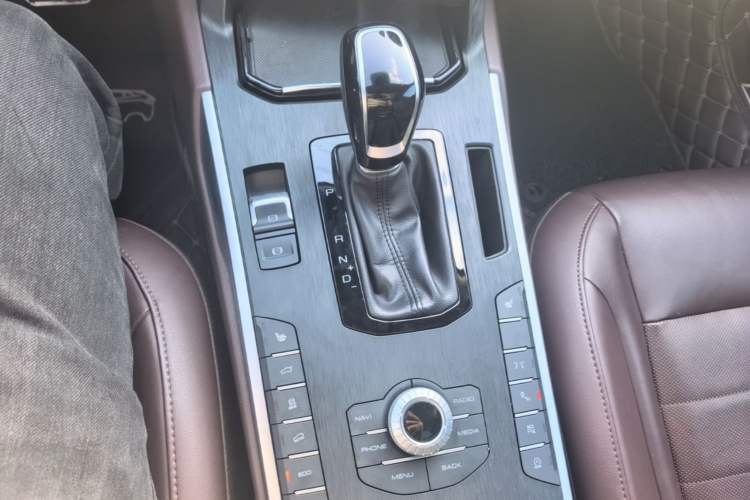 Used Wey VV7 2017 2.0T Flagship Model Gear Lever