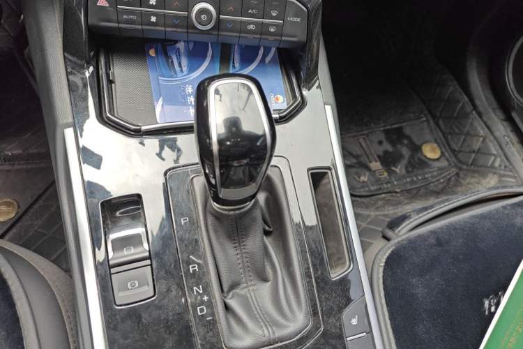 Used Wey VV7 2017 2.0T Ultra-Luxury Version Gear Lever