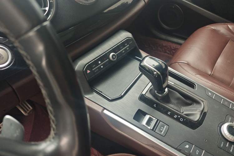 Used Wey VV7 2017 2.0T Flagship Model Gear Lever