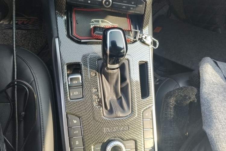 Used Wey VV7 2017 2.0T Flagship Model Gear Lever