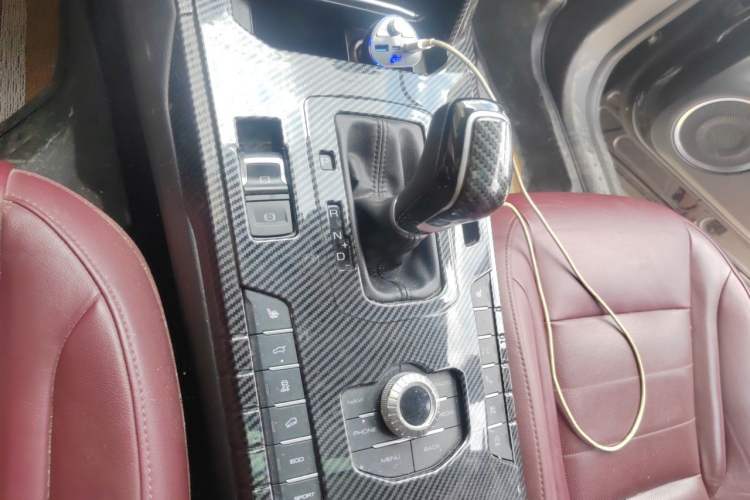 Used Wey VV7 2017 2.0T Flagship Model Gear Lever