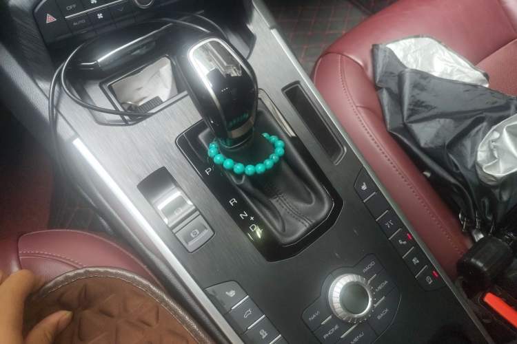 Used Wey VV7 2017 2.0T Ultra-Luxury Version Gear Lever