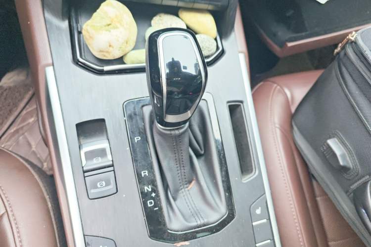 Used Wey VV7 2017 2.0T Flagship Model Gear Lever