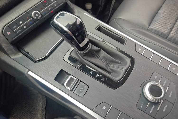Used Wey VV7 2017 2.0T Luxury Model Gear Lever