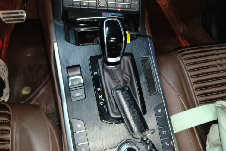Used Wey VV7 2017 2.0T Flagship Model Gear Lever