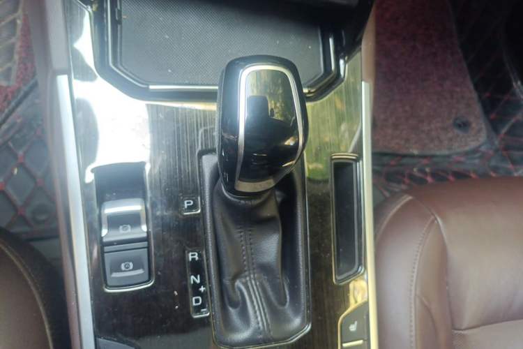 Used Wey VV7 2017 2.0T Flagship Model Gear Lever