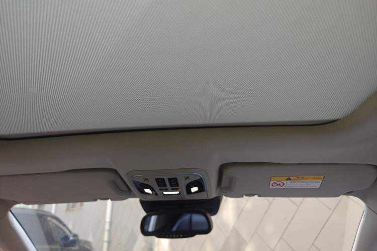 Used Wey VV7 2017 2.0T Ultra-Luxury Version Headliner