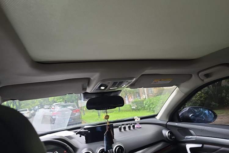 Used Wey VV7 2017 2.0T Flagship Model Headliner