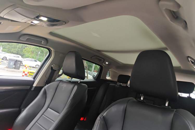 Used Wey VV7 2017 2.0T Ultra-Luxury Version Headliner