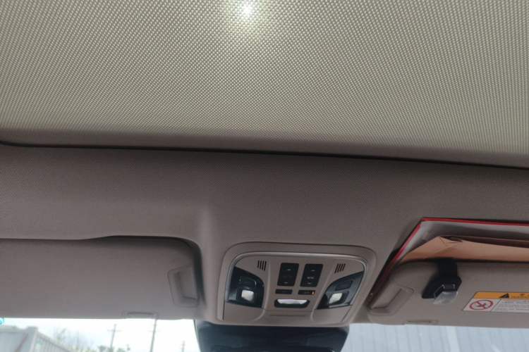 Used Wey VV7 2017 2.0T Ultra-Luxury Version Headliner