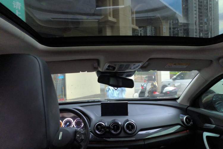 Used Wey VV7 2017 VV7c 2.0T Luxury Model Headliner