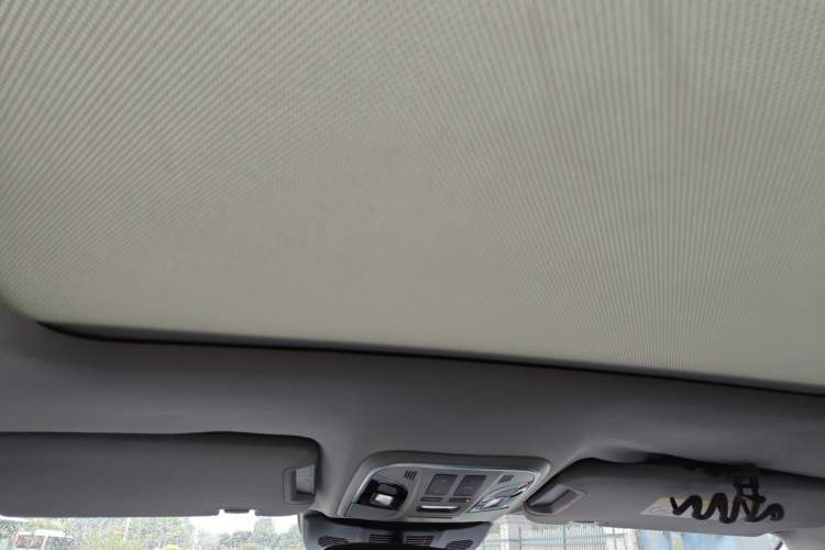 Used Wey VV7 2017 2.0T Ultra-Luxury Version Headliner