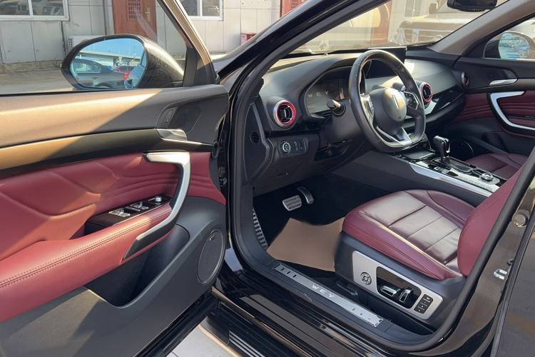 Used Wey VV7 2017 2.0T Flagship Model Interior 1