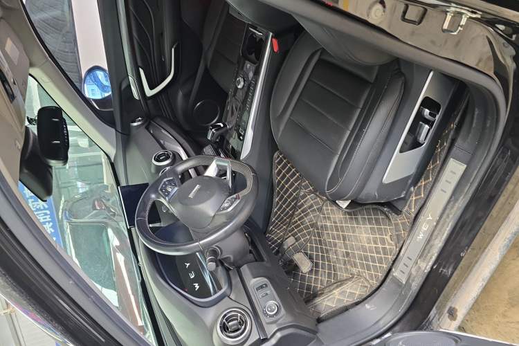 Used Wey VV7 2017 2.0T Ultra-Luxury Version Interior 1