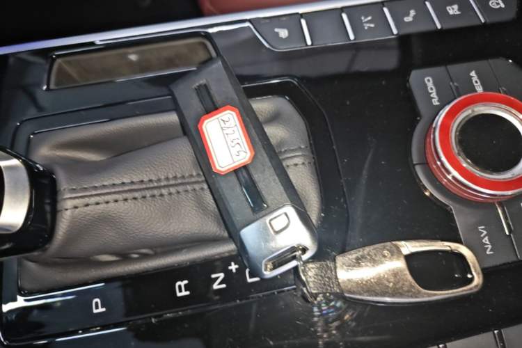 Used Wey VV7 2017 2.0T Flagship Model Interior 1
