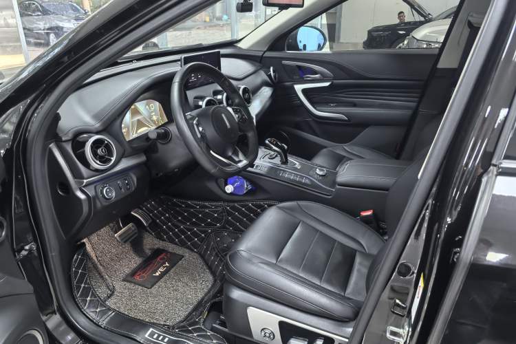 Used Wey VV7 2017 2.0T Flagship Model Interior 1