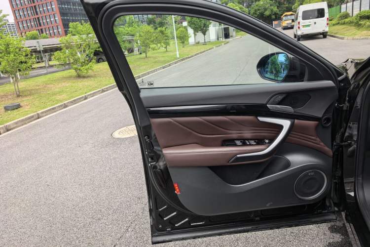 Used Wey VV7 2017 2.0T Flagship Model Interior 1