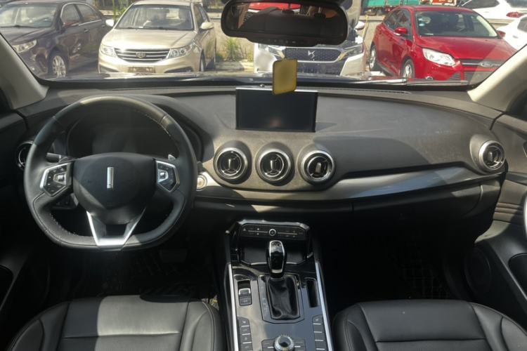 Used Wey VV7 2017 2.0T Ultra-Luxury Version Interior 1