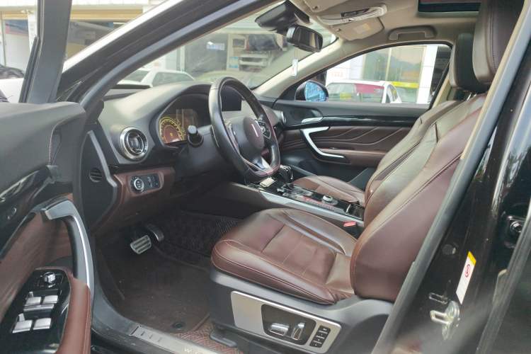 Used Wey VV7 2017 2.0T Flagship Model Interior 1