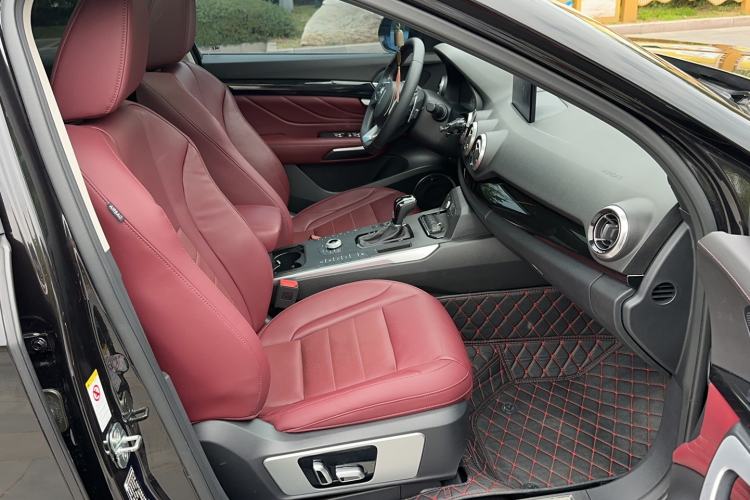 Used Wey VV7 2017 2.0T Flagship Model Interior 1