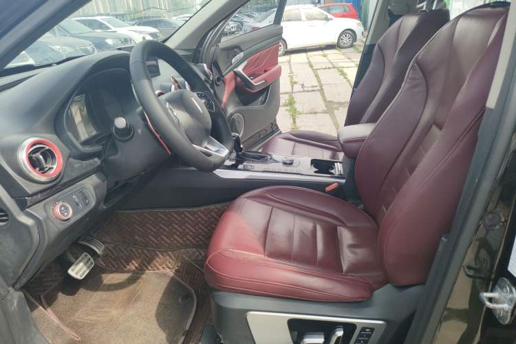Used Wey VV7 2017 2.0T Flagship Model Interior 1