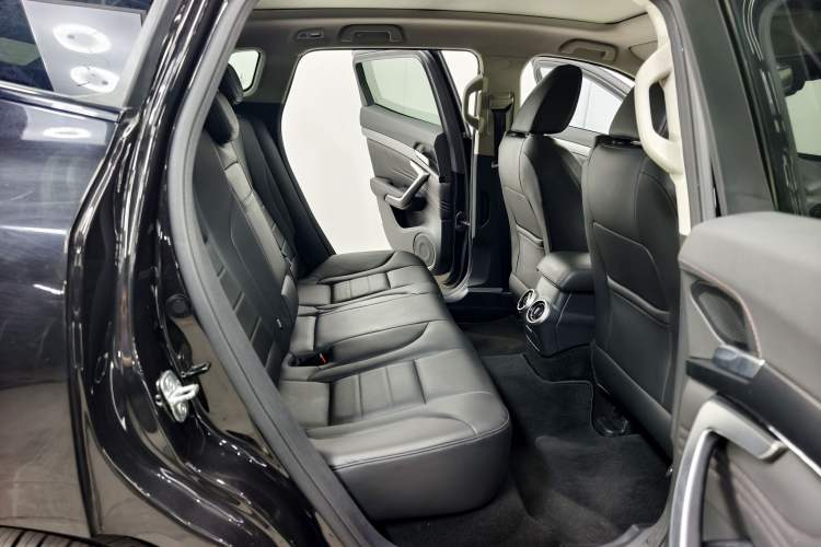 Used Wey VV7 2017 2.0T Ultra-Luxury Version Interior 2