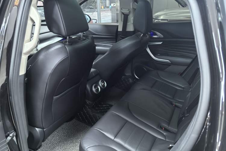 Used Wey VV7 2017 2.0T Flagship Model Interior 2
