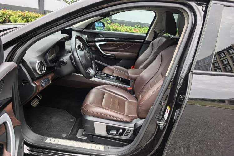 Used Wey VV7 2017 2.0T Flagship Model Interior 2