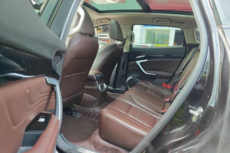 Used Wey VV7 2017 2.0T Flagship Model Interior 2