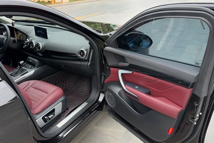 Used Wey VV7 2017 2.0T Flagship Model Interior 2
