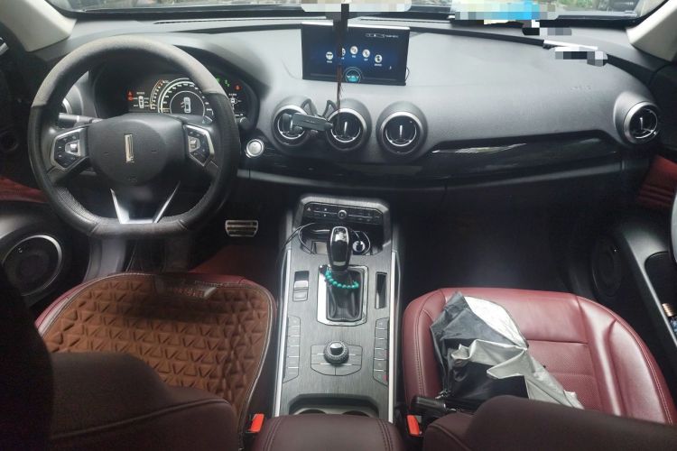 Used Wey VV7 2017 2.0T Ultra-Luxury Version Interior 2