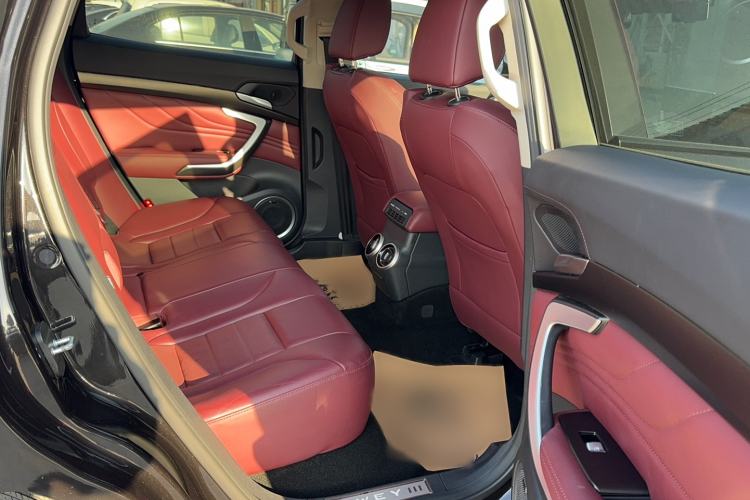 Used Wey VV7 2017 2.0T Flagship Model Interior 3
