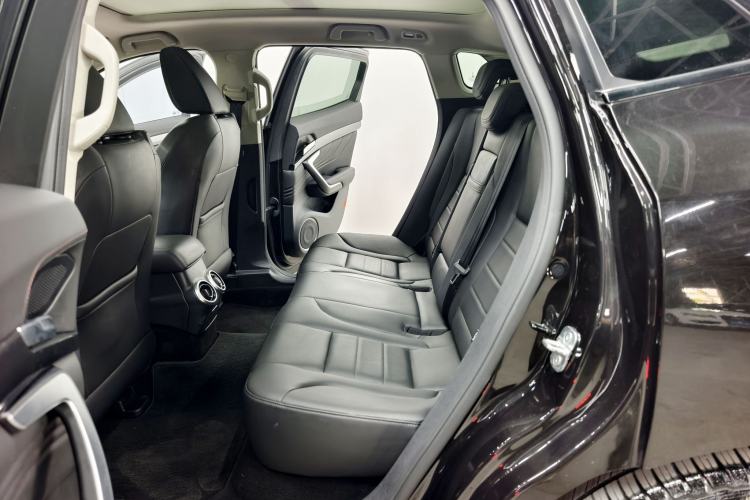 Used Wey VV7 2017 2.0T Ultra-Luxury Version Interior 3