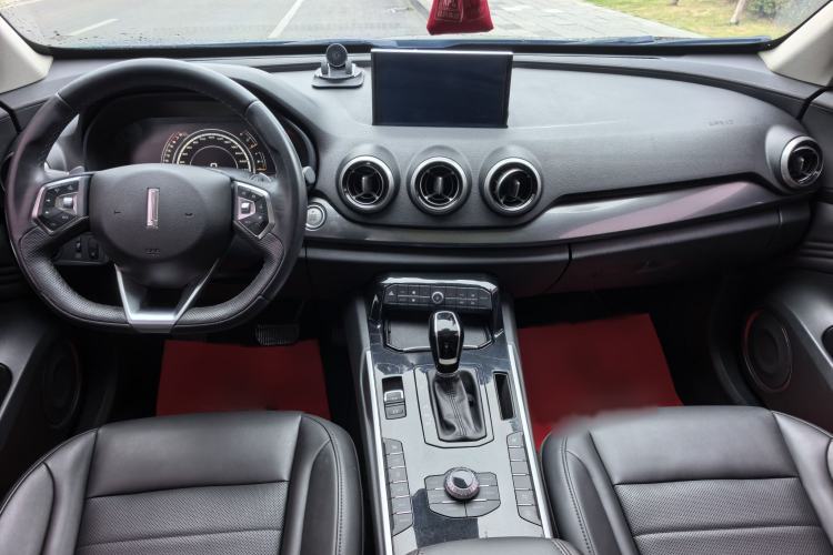Used Wey VV7 2017 2.0T Ultra-Luxury Version Interior 3