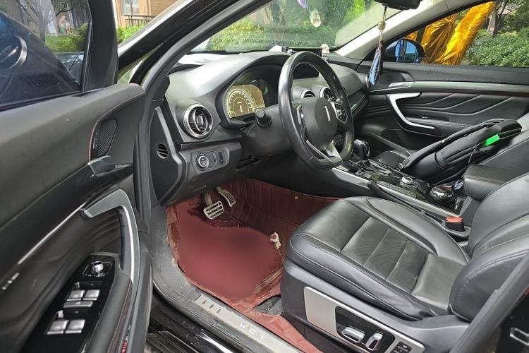 Used Wey VV7 2017 2.0T Flagship Model Interior 3