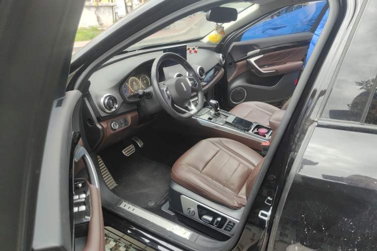 Used Wey VV7 2017 2.0T Flagship Model Interior 3