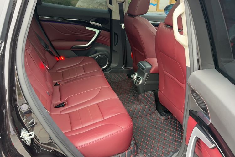 Used Wey VV7 2017 2.0T Flagship Model Interior 3