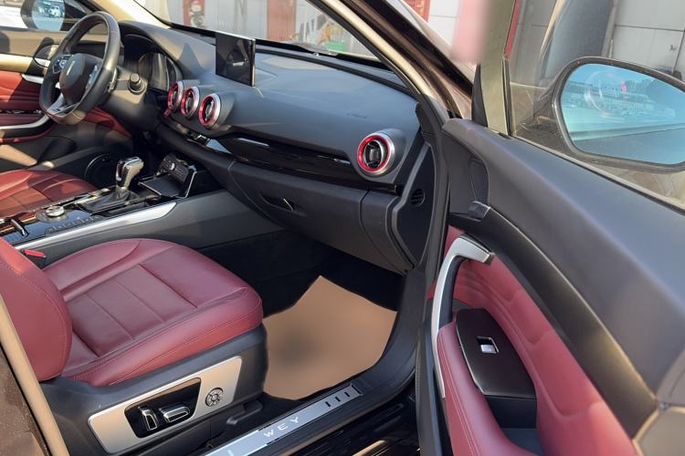 Used Wey VV7 2017 2.0T Flagship Model Interior 4
