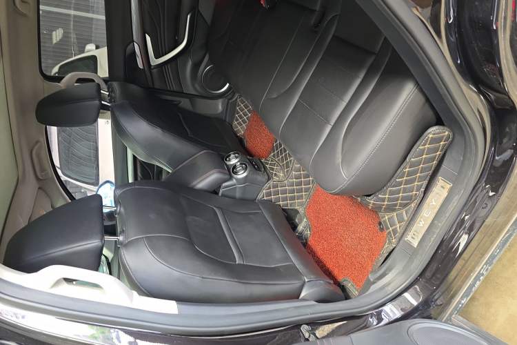 Used Wey VV7 2017 2.0T Ultra-Luxury Version Interior 4