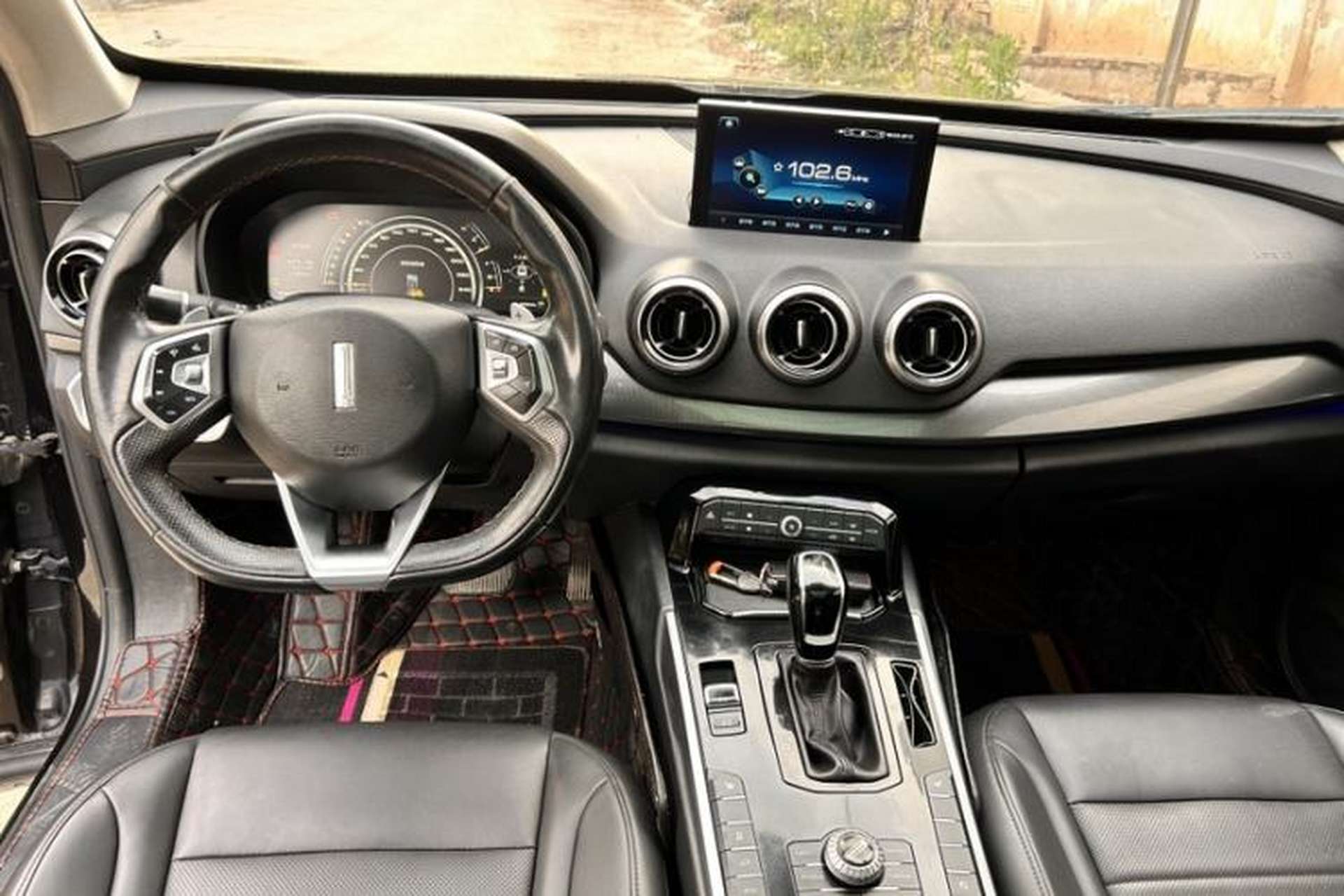 Used Wey VV7 2017 2.0T Luxury Model Interior 4