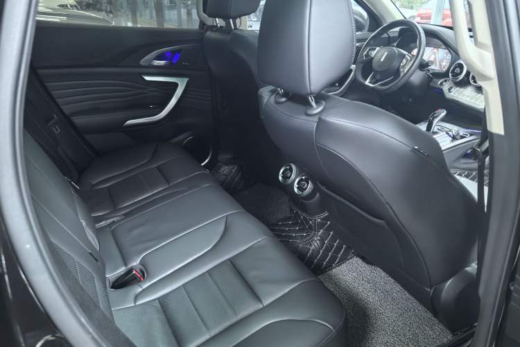 Used Wey VV7 2017 2.0T Flagship Model Interior 4