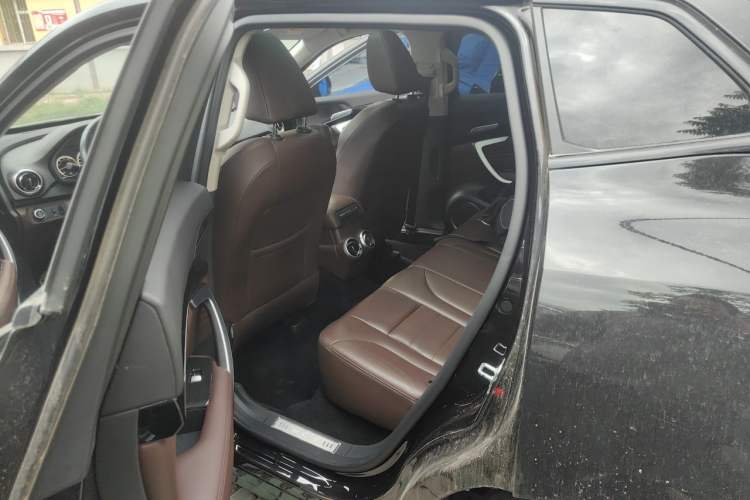 Used Wey VV7 2017 2.0T Flagship Model Interior 4