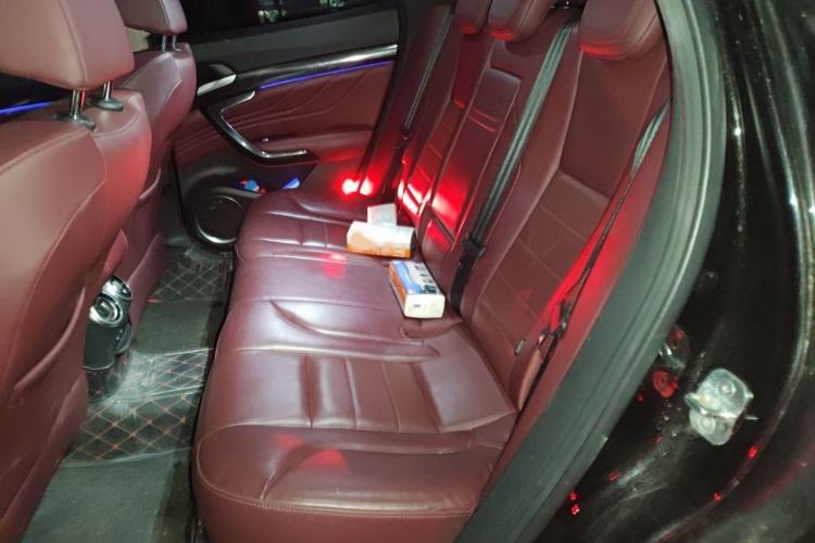 Used Wey VV7 2017 2.0T Flagship Model Interior 4