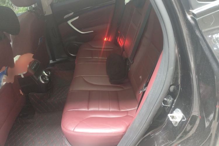 Used Wey VV7 2017 2.0T Ultra-Luxury Version Interior 4