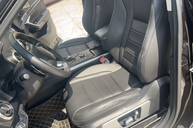 Used Wey VV7 2017 2.0T Ultra-Luxury Version Interior 6