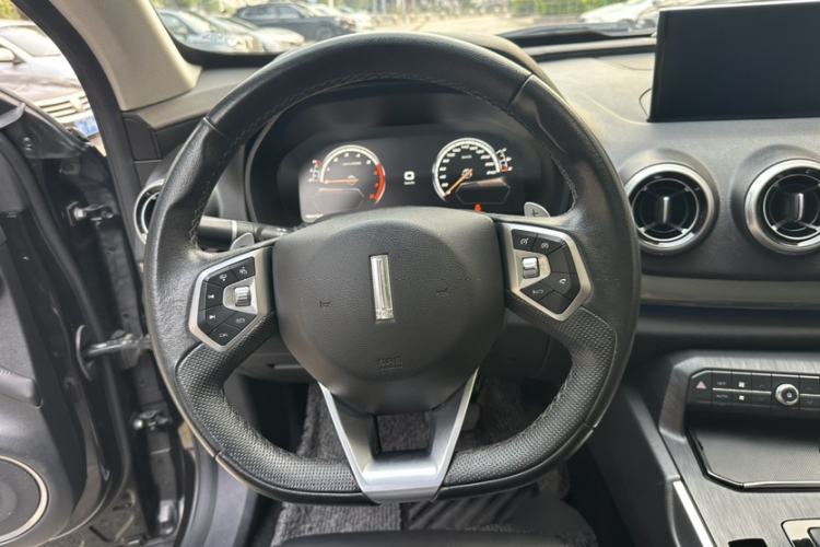 Used Wey VV7 2017 2.0T Luxury Model Interior 6