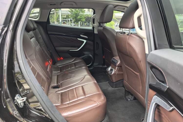 Used Wey VV7 2017 2.0T Flagship Model Interior 9